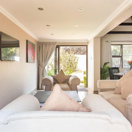 Ginger Barn Retreat - 1Km From Menlyn Villa Pretoria Exterior photo