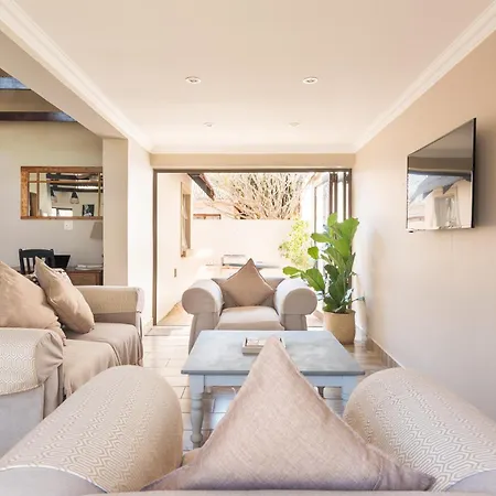 Ginger Barn Retreat - 1Km From Menlyn Villa Pretoria Exterior photo