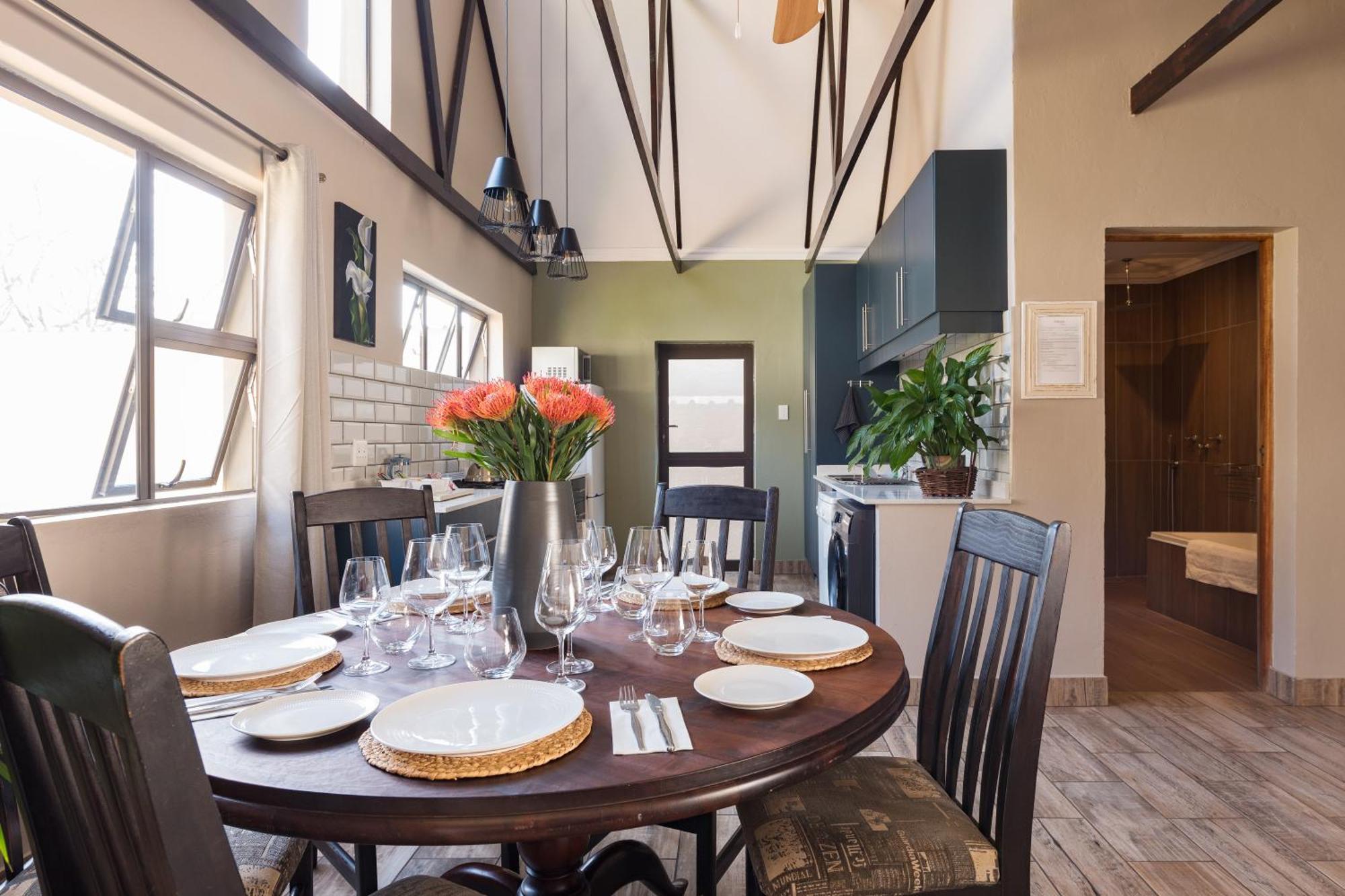 Ginger Barn Retreat - 1km From Menlyn Holiday home Pretoria
